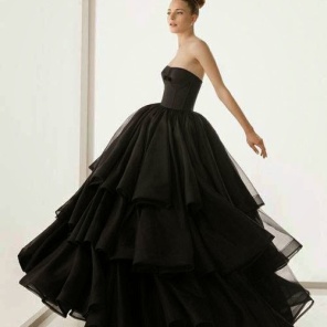 44b6e-black-wedding-dresses